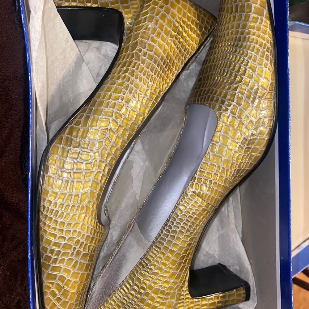 Croc Look Heels